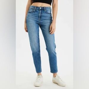 American Eagle Outfitters highest rise mom blue stretch jeans women’s size 8